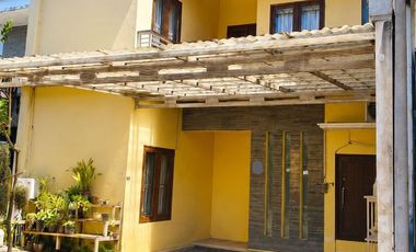 DIJUAL RUMAH 2 LANTAI SIAP HUNI — DENPASAR SELATAN (ES)