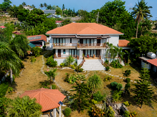 Overlooking House and Lot for Sale Near Twin Lakes Tagaytay in Calaca City Batangas RAS