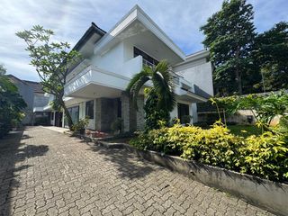 For Rent Exclusive House Pondok Indah, 2 Rumah Nyambung, 6 KT, Lokasi Premium