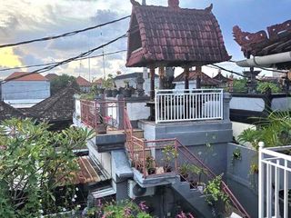 Rumah Full Furnished + Toko di Denpasar Selatan | 4 KT | Garasi 2 Mobil | SHM