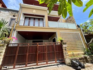 RUMAH MINIMALIS 2 LANTAI DI MUMBUL NUSA DUA BADUNG DEKAT PANTAI