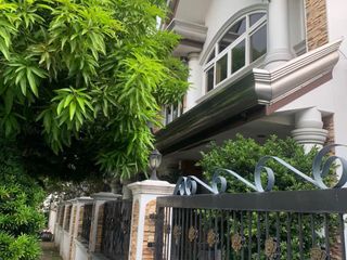3-storey Two bedroom elegant house in Binan, Laguna