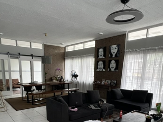 Bungalow House For Lease in White Plains Village, Quezon City