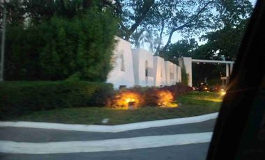 A 4 Bedroom 3 Storey House in Mahogany 3 Acacia Estate Taguig