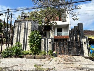 Jual Rumah Tinggal 2 Lantai, Kolam Renang, Berada di Pusat Kota, Renon Denpasar Timur