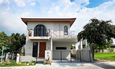 South Forbes Villas Corner House For Sale — Casa Catalonia 4 Bedroom Home House For Sale