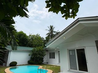 URDANETA VILLAGE HOUSE MAKATI