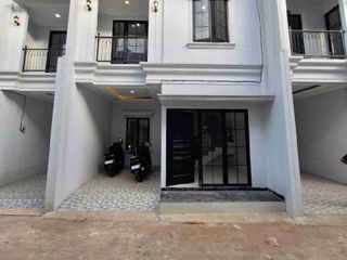 Rumah mewah..2 lantai ready stock semua..