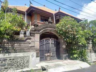 Tanah Luas Bonus Rumah Dekat Gatsu Barat Denpasar