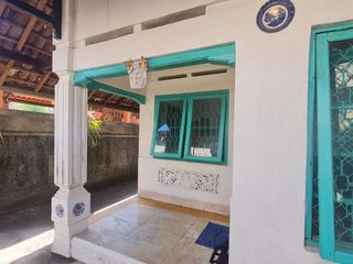 Rumah Bonus Bangunan Cocok Untuk Usaha Kos Dijual, di Gatsu Denpasar