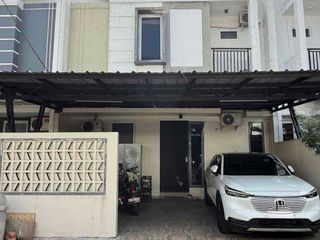 Dijual cepat rumah puri beta 2 siap huni jalan kaki halte busway