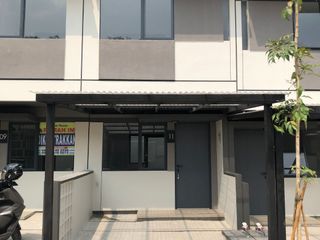 Disewakan XYZ FREYA Type Z5 Backyard Lippo Cikarang, Cibatu Murah Cepat PERTAHUN