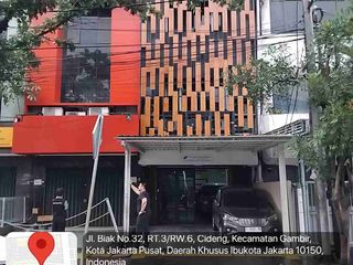 Ruko 4 lantai di kawasan komersil