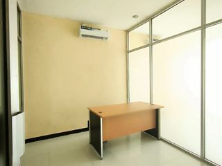 Jalan Raya Jemursari , Ruang Kantor Lantai 2 - - Wifi Super Kencang (Biznet)