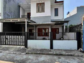 disewakan rumah 2 lantai diseputaran seturan kampus upn