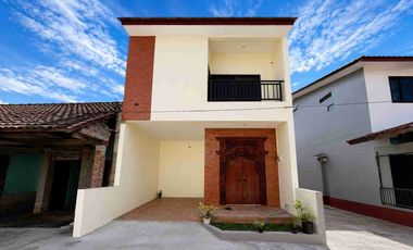 RUMAH TENGAH KOTA DI C.SIMANJUNTAK CUMAN 1.2M SAJA DEKAT DENGAN UGM - Ll