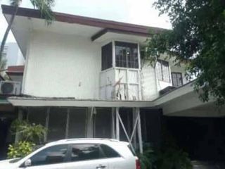 For Sale: 1,128sq Commercial Lot with structure