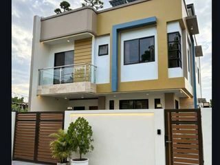 FOR SALE | Elegant 3-Storey House with Private Swimming Pool in Newtown Estates, Pardo, Cebu City Lot Area 196 SQM