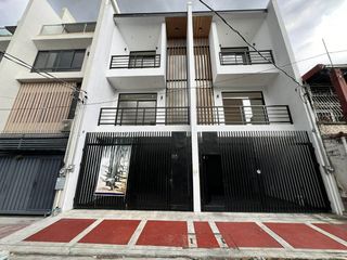 FOR SALE- 26M 3 STOREY TOWNHOUSE w/ 4 BEDROOMS PLUS BALCONY & STUDY AREA, LOCATED IN PROJECT 2 QUEZON CITY