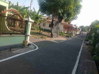 tanah prampalan hanya 20 an meter dari jln Solo sragen