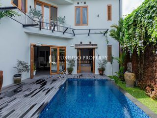 DIJUAL VILLA DENGAN 3 KAMAR TIDUR DI UMALAS
