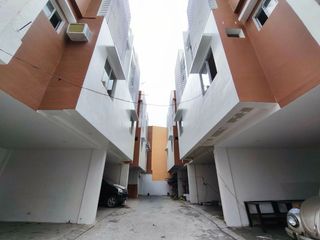 For Sale! Fully Furnished Townhouse in Project 2 Quezon City -AJCQ