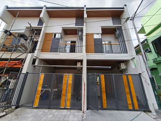 Two Storey Townhouse for Sale in Paranaque Greenheights 8,2M only - JB