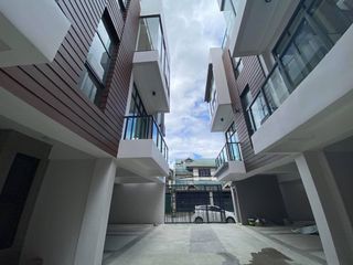 FOR SALE- 23M 3 STOREY TOWNHOUSE w/ ROOFDECK PLUS 3  BEDROOMS w/ BUILT IN CLOSET, LOCATED INTEACHER VILLAGE QUEZON CITY
