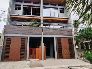 6 Carport Three Storey Townhouse for Sale in Better Living Paranaque near SM Bicutan - JB