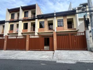Townhouse For Sale near Cenacle Drive Culiat Quezon City SD