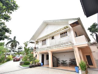 45M-HOUSE & LOT w/ 6 BEDROOMS PLUS LANAI w/ BAR & MASTER BR w/ JACUZZI, FOR SALE IN TOLENTINO EAST TAGAYTAY CITY