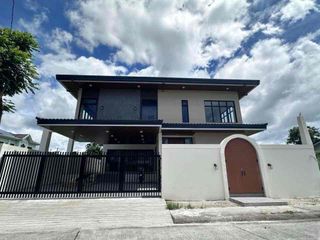 PRE-SELLING MODERN HOUSE WITH POOL NEAR SM TELABASTAGAN