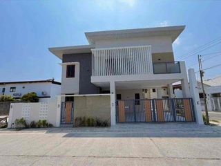 BRAND NEW MODERN CONTEMPORARY HOME FOR SALE NEAR MARQUEE MALL IN ANGELES CITY PAMPANGA