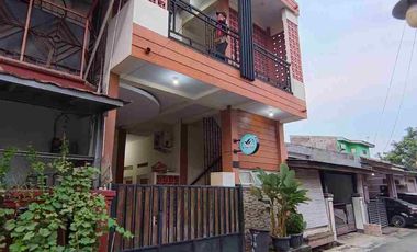 Dijual Kosan 20 Pintu 4 Lantai di Kawasan Perumahan Selangkah Ke Untirta Ciwaru CIpocok LT 72 m² LB 120 M² - Rp.1,4 M Nego