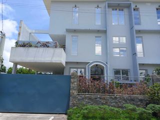 45M- PRE OWNED 3 STOREY  HOUSE & LOT w/ 6 BEDROOMS PLUS BALCONY, FOUNTAIN & SMART HOME, FOR SALE IN TOLENTINO WEST TAGAYTAY CITY