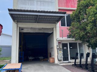 Gudang di Kawasan Industri Karawang Barat Luas 297 Rp 3,7 M