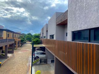 Kemewahan Estetik yang Tak Lekang Waktu: Rumah Berdesain Modern Minimalis Kelas Premium