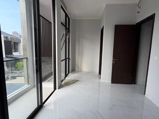 DIJUAL CEPAT Rumah PIK 2 Cluster Kuningan Village