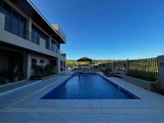 Tagaytay Splendido House with pool (Brand new)
