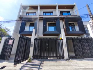Mayamot Antipolo For Sale 3 Storey Townhouse 3 Bedrooms near Hillside Centre RG