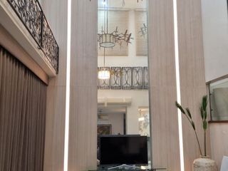 FOR SALE - Fully Furnished Penthouse Condo Unit in Fort Bonifacio, Taguig City