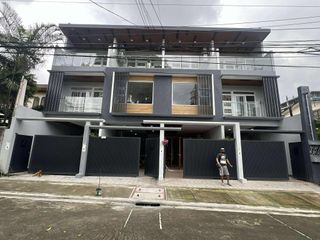 5 BR Townhouse in Brgy Central Quezon City For Sale near UP Diliman, Claret School, Ateneo, Miriam SD