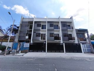 Culiat Quezon City Townhouse For Sale with 2 Car Garage SD