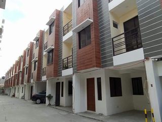 3 Storey RFO Townhouse Units For Sale Located in Barangay Moonwalk Parañaque City.-JV2