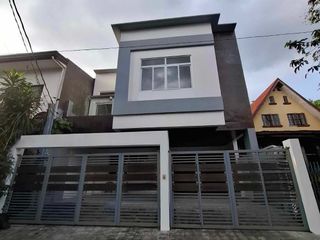 House and Lot for Sale in Do Antonio Heights Quezon City w/ 4 Carport  - JB