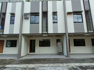 Compound Type Townhouse Units For Sale in Brgy Moonwalk Paranaque 2 Storey with 4 Bedrooms-JV2