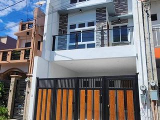 3 Storey Townhouse Unit For Sale with 4 Bedrooms Located in Brgy Sun Valley Paranaque City-JV2