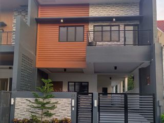 For Sale!! 2 Storey 3  Bedrooms House and Lot Located in Brgy. San Isidro Paranaque-JV2