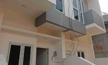 Rumah baru, kayu manis Matraman di jual murah Shm