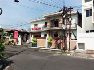 Guest House Hotel di Padang Sari Gedawang Banyumanik